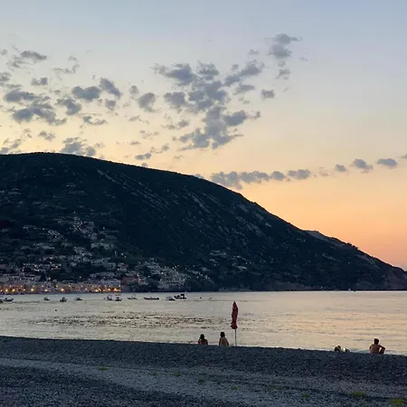 Casa Angela Lipari Каннето